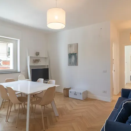 アパート Casa Adelasia アラッシオ